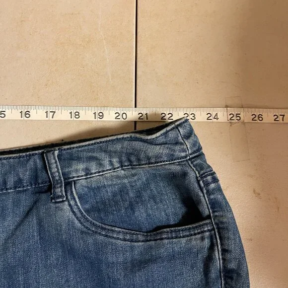 CJ Banks Denim Bermuda Shorts with Embellished Pockets โ Size 24W - Picture 7 of 11